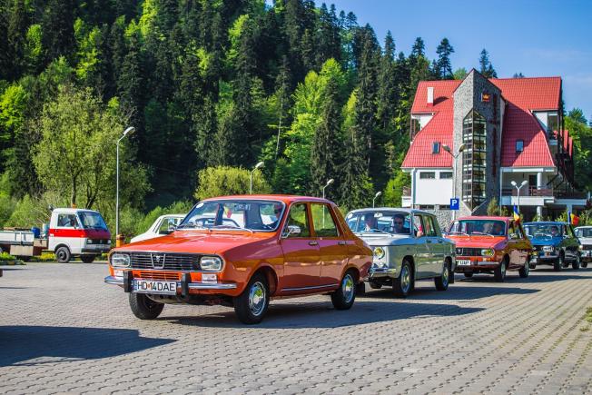 La Brașov, în week-end, întâlnirea Dacia Clasic 2016. Cea mai veche Dacie 1300 vine la eveniment!