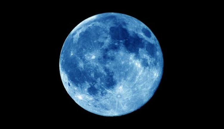 Sâmbătă, Luna albastră, un fenomen astronomic rar