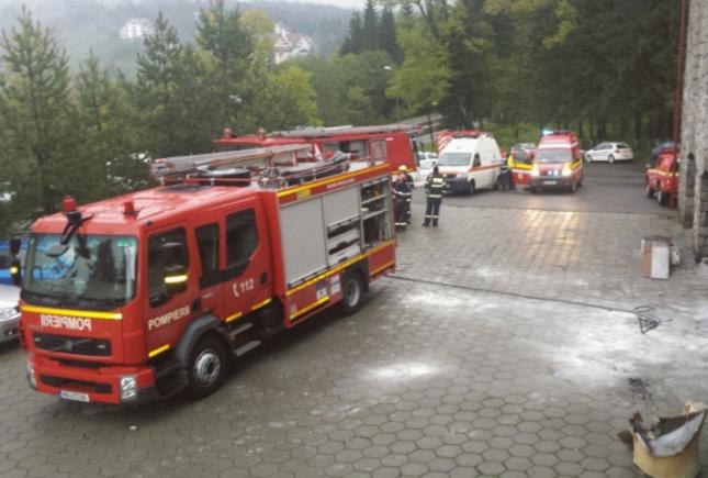 Incendiu la un hotel din Predeal. 120 de turişti au fost evacuaţi (VIDEO)