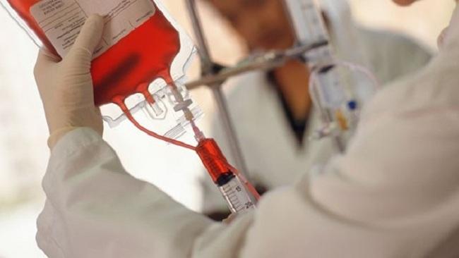 Două mii de persoane, contaminate cu virusul HIV prin transfuzii sanguine