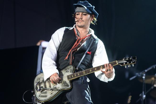 Ce mesaj a transmis Johnny Depp românilor la scurtă vreme de la venirea în România?