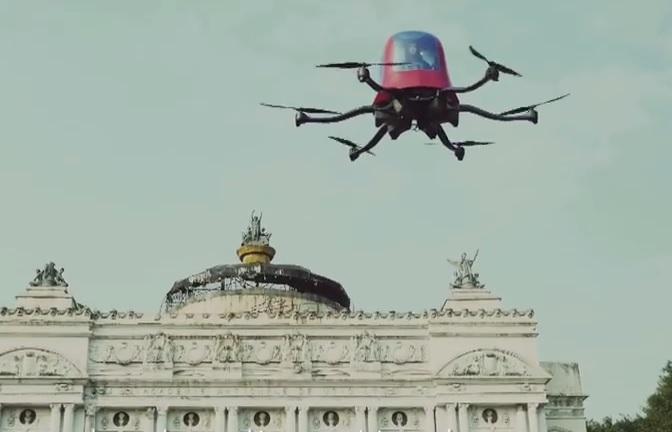 Drona cu pasager uman a intrat în teste (VIDEO)