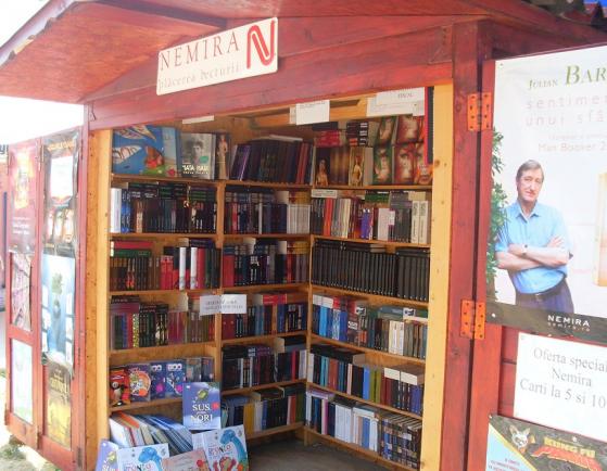 S-au deschis librăriile Nemira din 2 Mai şi Vama Veche!
