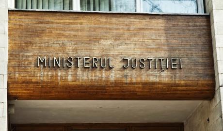 Ministerul Justiției: 20 de zile reduse din pedeapsă, indiferent de numărul cărților scrise în detenție