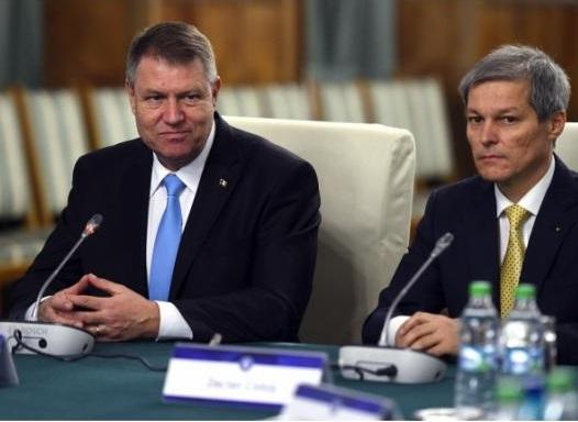 Iohannis și Cioloș plănuiau de două zile pe cine să dea afară din Guvern