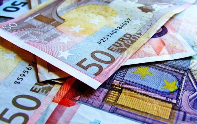 Europa schimbă banii. Cum arată noua bancnotă de 50 de euro. FOTO și VIDEO