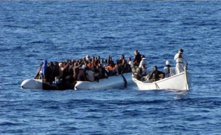 O nouă tragedie cu imigranţi din Africa. Zeci de morți, descoperiți într-o barcă, în Marea Mediterană (VIDEO)