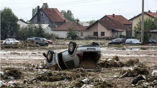 PRĂPĂD ÎN MACEDONIA. Cel puţin 20 de morţi, în urma unei furtuni în capitala Skopje (VIDEO)