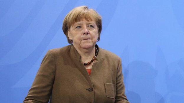Merkel le cere etnicilor turci loialitate faţă de Germania