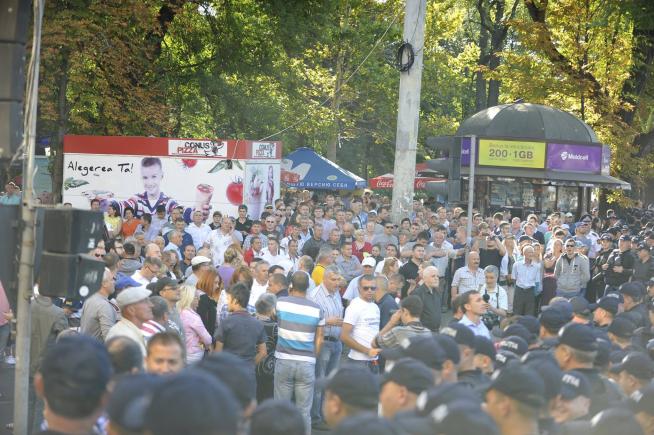 Protest cu violenţe la Chişinău, la 25 de ani de la declararea independenţei Republicii Moldova