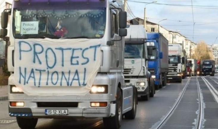 Transportatorii BLOCHEAZĂ joi Piaţa Victoriei. MITING DE PROPORȚII pe drumurile din România, împotriva scumpirii RCA 