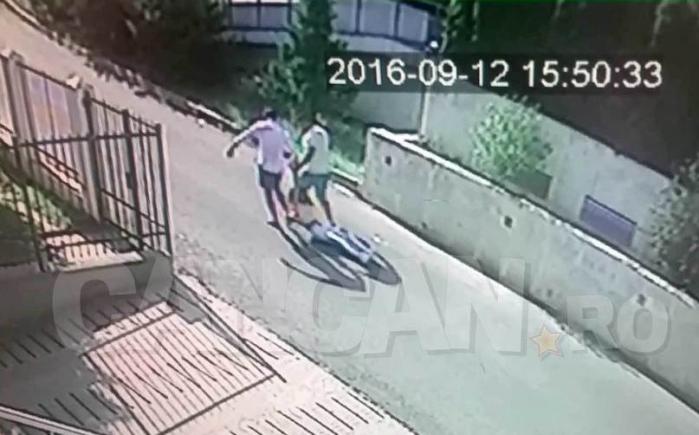 Cristian Boureanu, filmat cum îşi târăşte fiica pe asfalt. Cum îşi explică gestul fostul deputat (VIDEO)