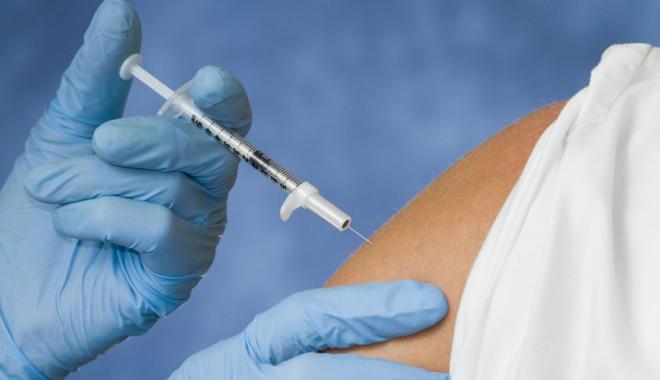 Legea vaccinarii va fi asumată de Guvern şi e aproape gata