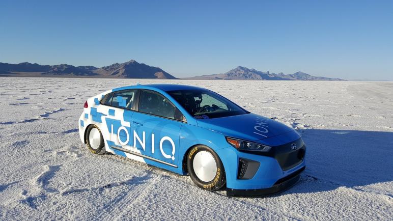 Record de viteza pentru Hyundai Ioniq hibrid