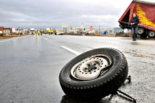 TRAGEDIE RUTIERĂ pe DN2: trei morţi şi 18 răniţi