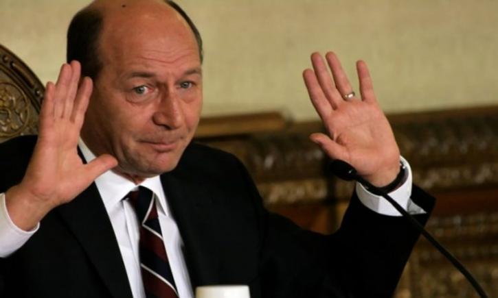 Traian Băsescu explică de ce a fost invitat la parada de 1 Decembrie:„Băieţi, cântaţi la altă masă“ 