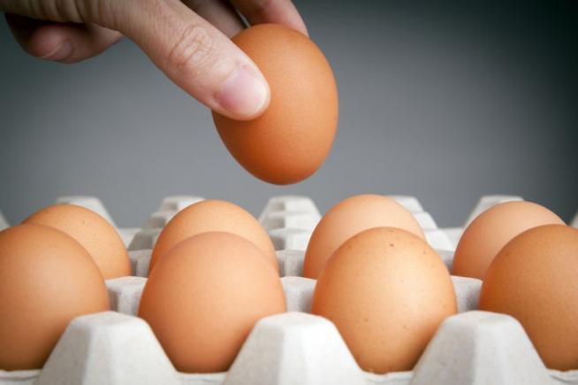 Aproape 1,5 milioane de ouă, din care 500.000 cu Salmonella, retrase din galantare  