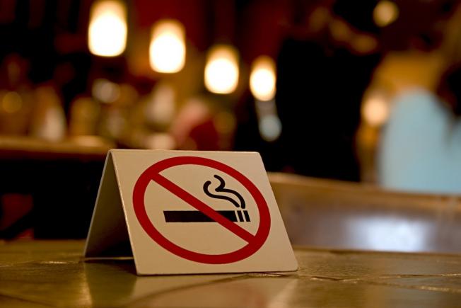 Tabagism: 85% dintre români susţin legea anti-fumat  