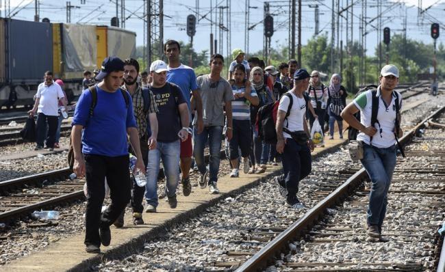 UE se pregătește de un nou val de migranți:10.000 de refugiați minori au dispărut în 2016