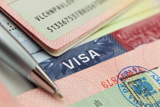 Parlamentul European cere CE să impună vize americanilor. La mijloc este și România!