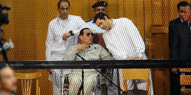 Fostul preşedinte egiptean Hosni Mubarak a fost achitat în procesul privind implicarea în uciderea protestatarilor, în 2011