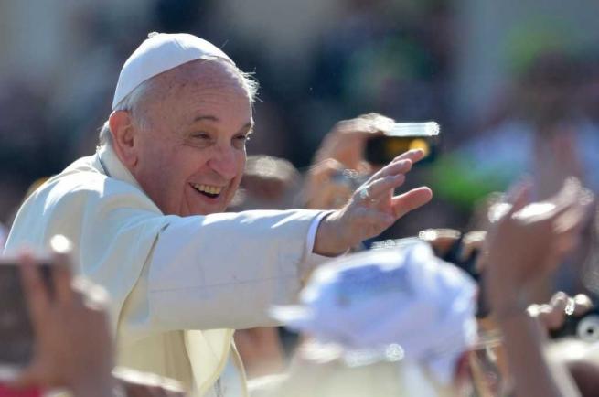 Papa Francisc, cu deţinuţii de la închisoarea San Vittore şi în comunităţile de romi, musulmani şi imigranţi din Milano