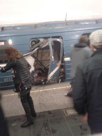 UPDATE. Explozii la metroul din Sankt Petersburg: 10 morți, 50 de răniți (VIDEO)