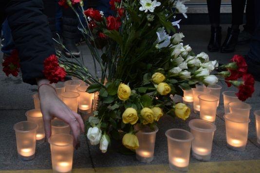 Sankt-Petersburg în doliu, a doua zi după atentatul din metrou