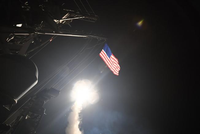 SUA lovesc Siria: Atac masiv cu rachete. Reacţii internaţionale