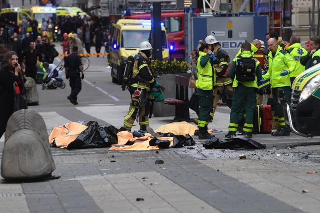 UPDATE. Suedia: Un camion a intrat în mulțime. Cel puţin trei morţi (VIDEO)