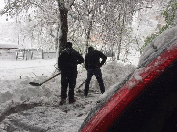 Stare de urgenţă la Chişinău! Oraşul este paralizat de ninsoare