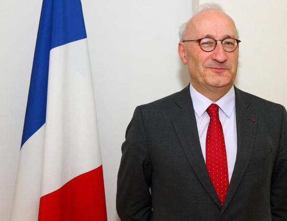 Consilierul diplomatic al preşedintelui francez vorbeşte româna. Cine este Philippe Etienne