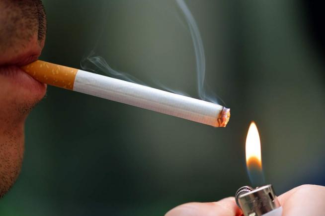 Clasamentul mondial al celor mai inraiti fumatori. Cat se fumeaza in Romania
