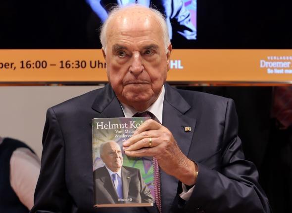 A murit  fostul cancelar german Helmut Kohl