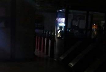 Beznă la Stația de metrou de la Universitate (FOTO)