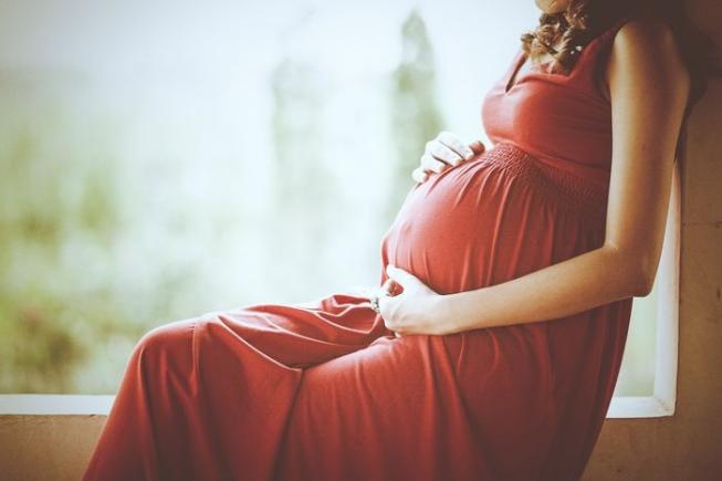 Femeia însărcinată: Excesul de zahăr expune copilul riscului de alergie!