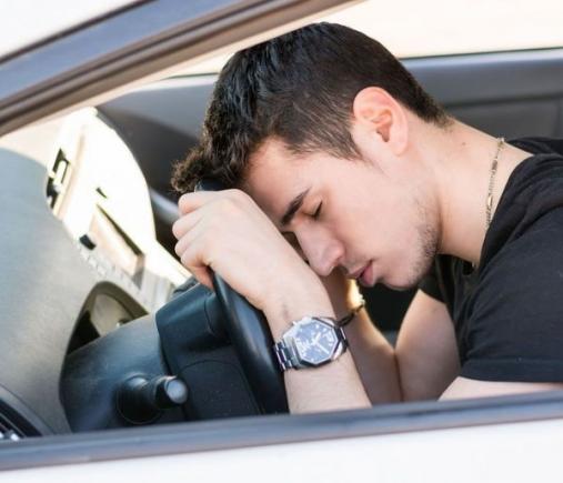 Pericolul vacanțelor de weekend: A adormi la volan!