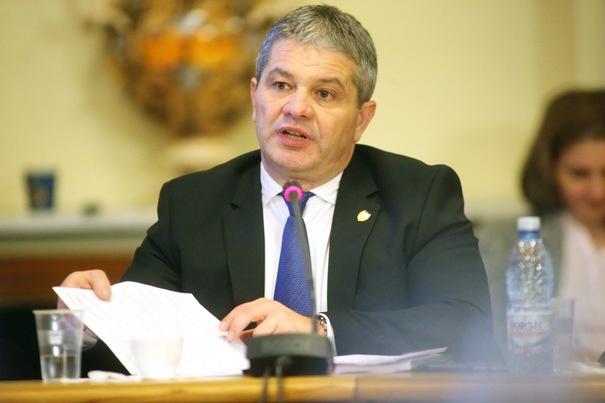 Ministrul Florian Bodog propune demiterea șefilor DSP-urilor Caraș Severin, Hunedoara, Neamț, Prahova și Ilfov!