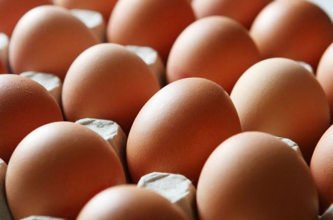 Ouă cu fipronil. ANSVSA : Nu există informații privitor la intrarea lor pe piața din România