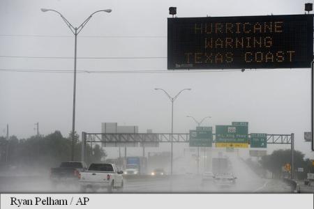 Uraganul Harvey lovește cu furie sudul Statelor Unite