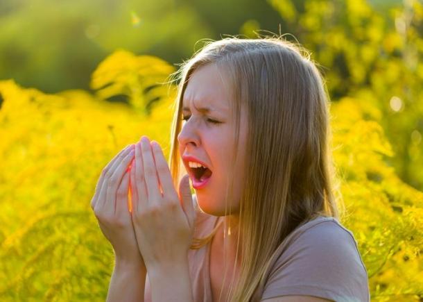 Prof. Dr. Carmen Bun Panaitescu: Polenul de ambrozie provoacă alergie încă din viața intrauterină