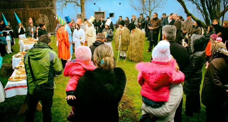 Festivalul Naţional al Datinilor şi Obiceiurilor de iarnă, ediţia a XI-a, se desfăşoară la început de decembrie la Sibiu