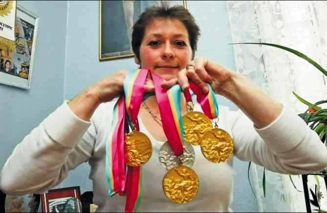 Ecaterina Szabo, de patru ori medaliată la Jocurile Olimpice, şi-a lansat volumul biografic la Budapesta