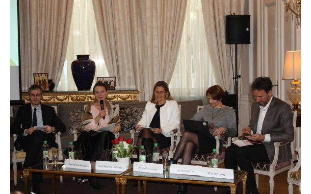 Femeie, prim-ministru în România: o şansă pentru demontarea stereotipurilor?