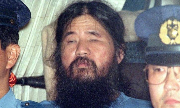 După 23 de ani de la atacul cu gaz sarin, la metroul din Tokyo, liderul sectei AUM a fost executat