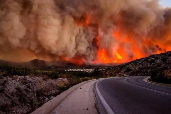 Cum pot fi ajutate victimele incendiilor devastatoare din Grecia. Diaspora greacă se mobilizează