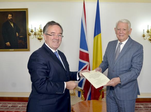 Marea Britanie are un nou ambasador în România. El a mai fost în țara noastră între 1983 și 1986