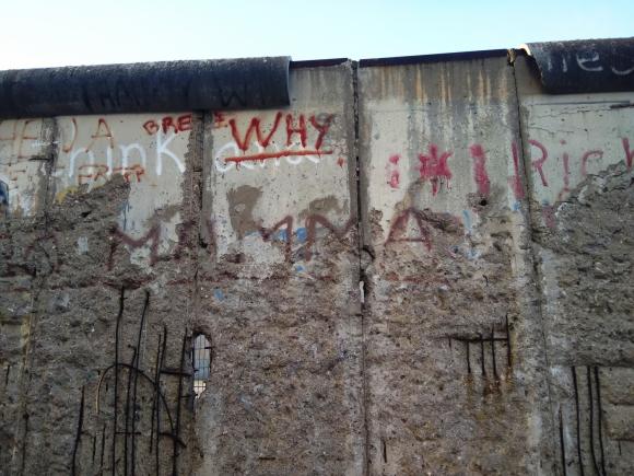 Zidul Berlinului ar putea fi refăcut. Cui şi de ce îi trece prin cap aşa ceva (GALERIE FOTO)