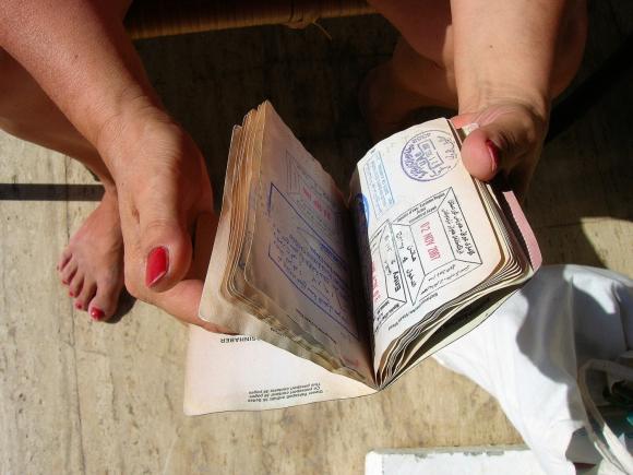 Cel mai puternic pașaport din lume în 2018. În câte state pot călători românii fără a avea nevoie de vize
