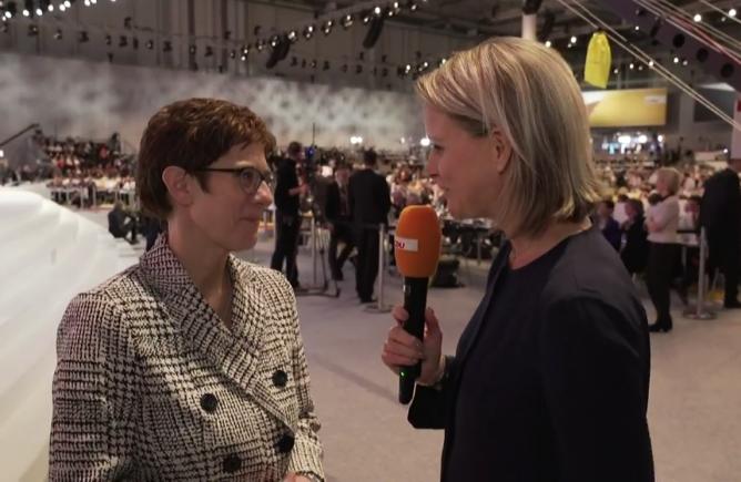 Mini-Merkel. Creștin-democrații germani au o nouă șefă (VIDEO)